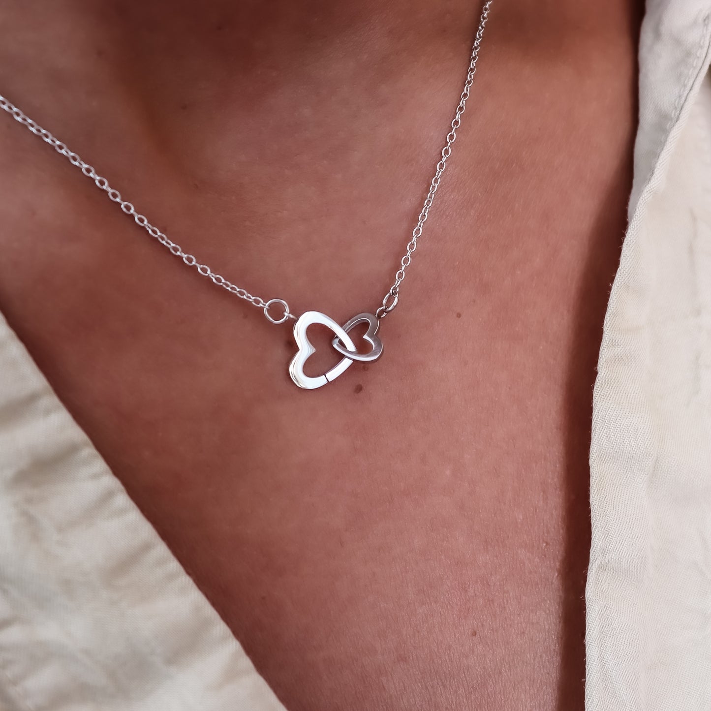 Necklace Connected Hearts - gold & silver